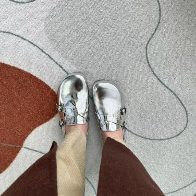 

Женские кожаные туфли на плоской подошве, Универсальные однотонные туфли с острым носком и пряжкой, весна 2023