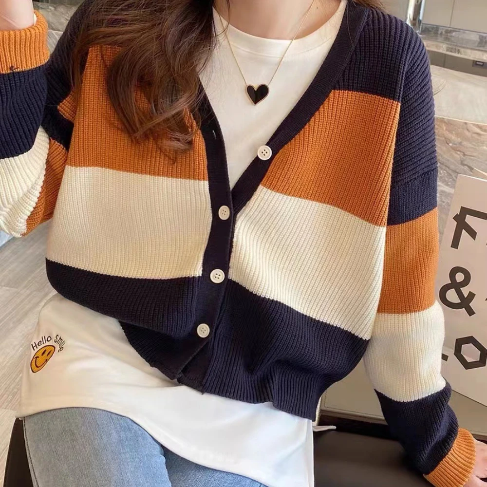 2022 New V-neck Striped Cardigan Sweater Women's Loose Outer Wear Knitted Sweater  Short Long-sleeved Top - купить по выгодной цене | AliExpress