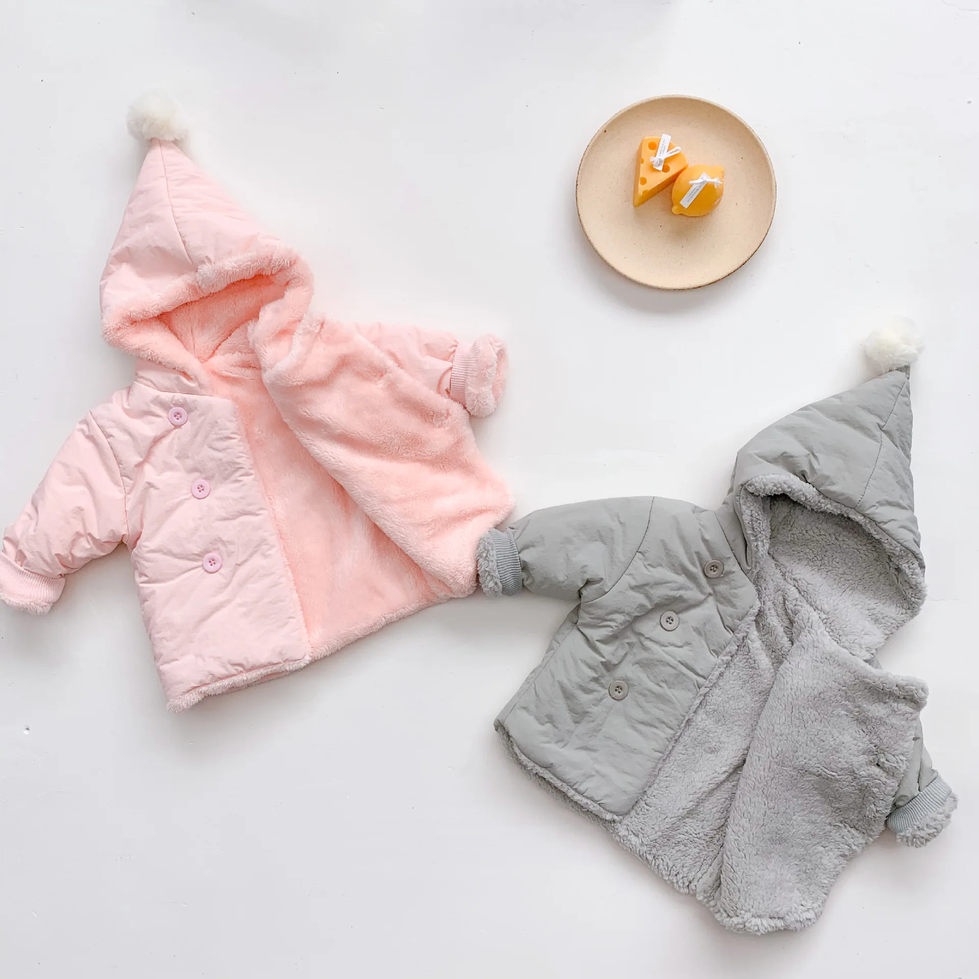 Baby Clothing New Winter Top Warm Plus Velvet Female Baby Coat Cute Three-Dimensional Ball Hooded Cotton Clothes