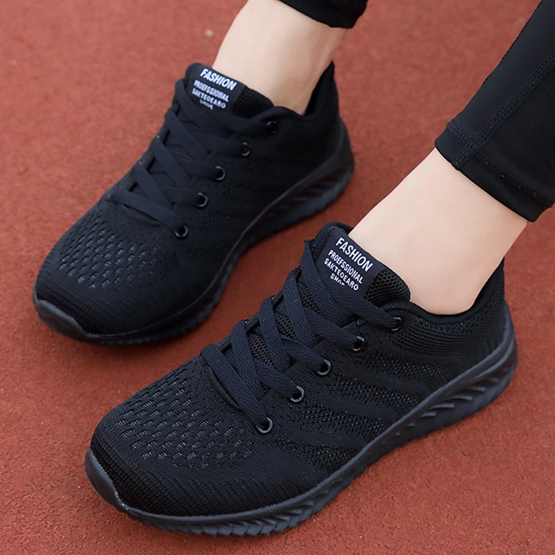 Breathable Women's Vulcanized Shoes New Lightweight Women Sports Shoes Fashion Lace-up Female Sneakers Non-slip Flats Shoes 2023