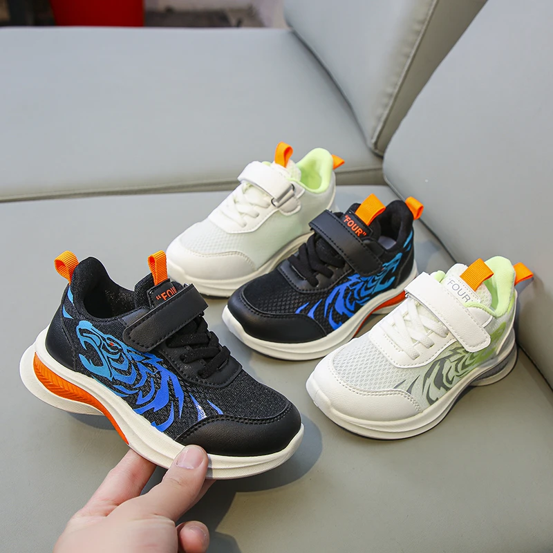 

Детские кроссовки с черным принтом дракона, новинка 2022, летняя универсальная Нескользящая универсальная детская спортивная обувь для маль...