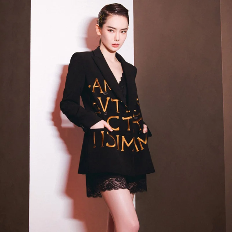 

New 2023 Autumn Black Blazer Fashion Embroidered Short Jacket Long Sleeved Slim Suit Women Blazer Coat Female New Design Clothes