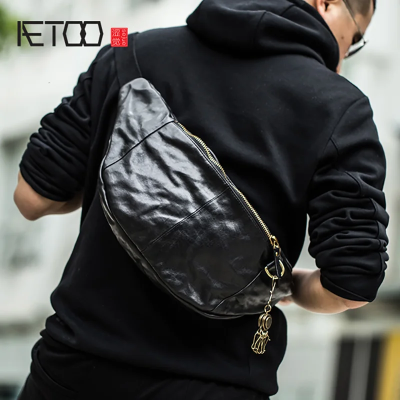 AETOO Men's chest bag, trend one shoulder diagonal cross bag, vintage leather chest bag, leather men's purse