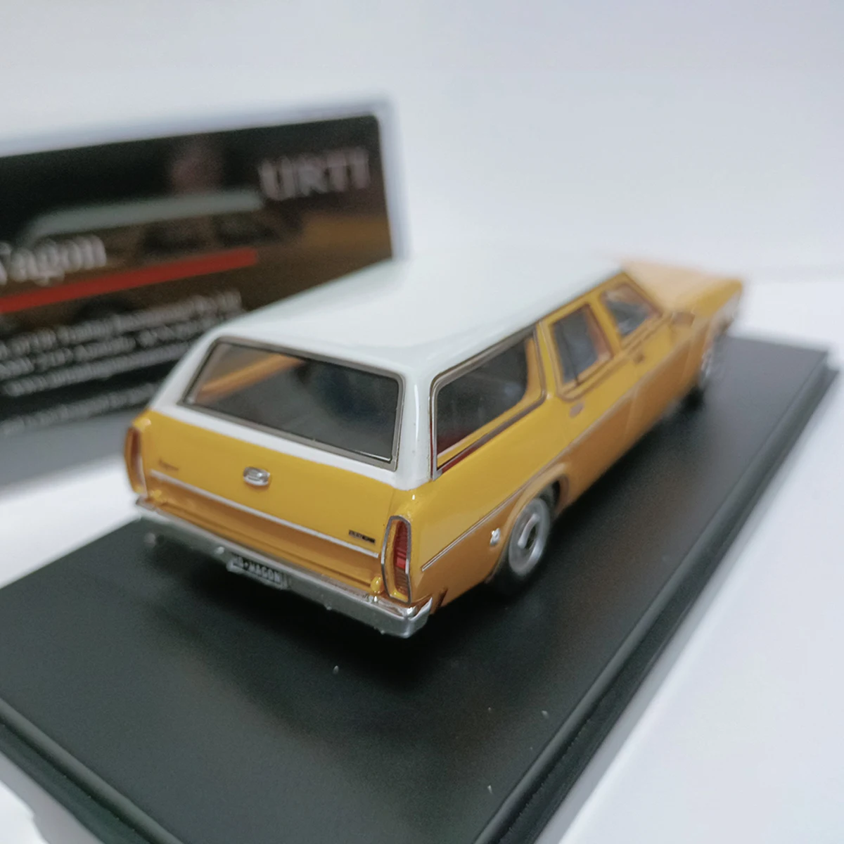 Фото Trax, масштаб 1:43, модель Holden HQ Wagon 1971 года из смолы, оранжевого цвета, классические игрушечные автомобили, ностальгия, подарки для взрослых, сувенир, статичная модель для демонстрации. №3