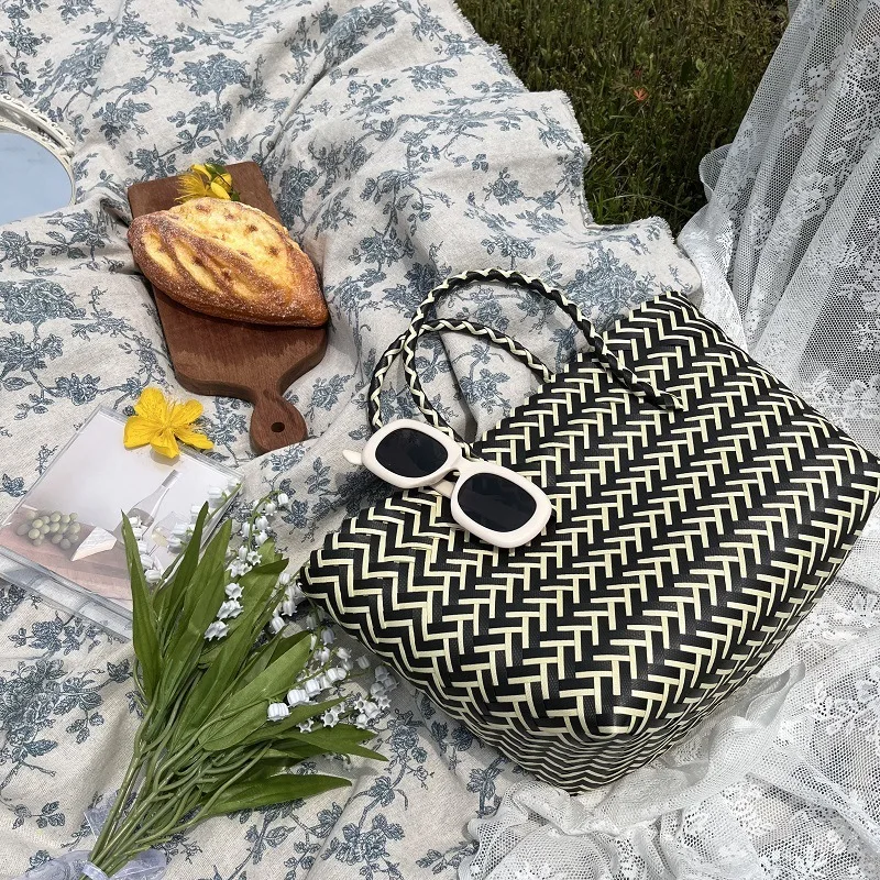 

New Fashion Tote Handmake Woven Bag Portable Vegetable Basket Bag Women's Leisure Beach Retro Bags Bucket Bag Hand Gift Bags