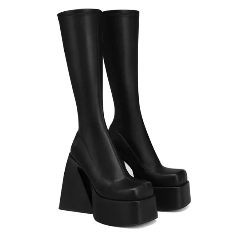 Женские эластичные сапоги до колена на платформе и высоком массивном каблуке в