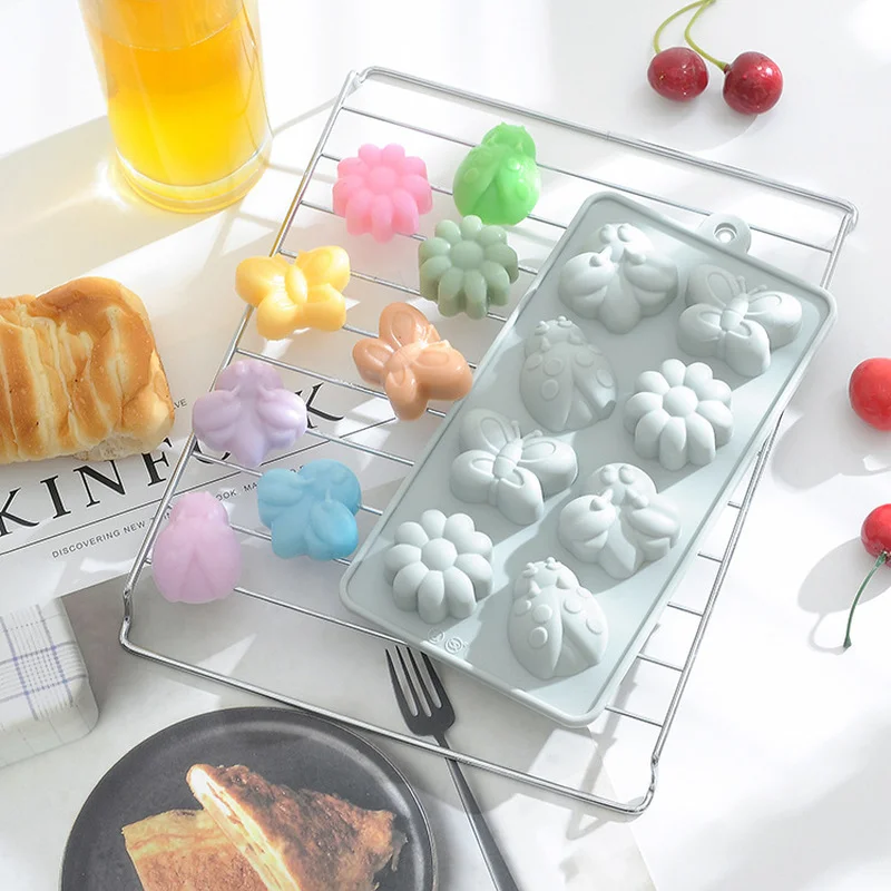 

8 Holes Flower Fondant DIY Cake Decorating Tools New! Fondant Cake Noble Women Green Liquid Food-grade Mold Baking Diy Tools