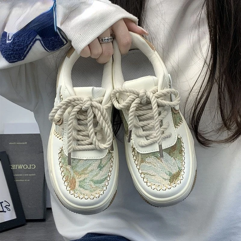 Womens Shoes Spring New All-match Retro Embroidery White Shoes Ins Tide Thick Bottom Casual Students