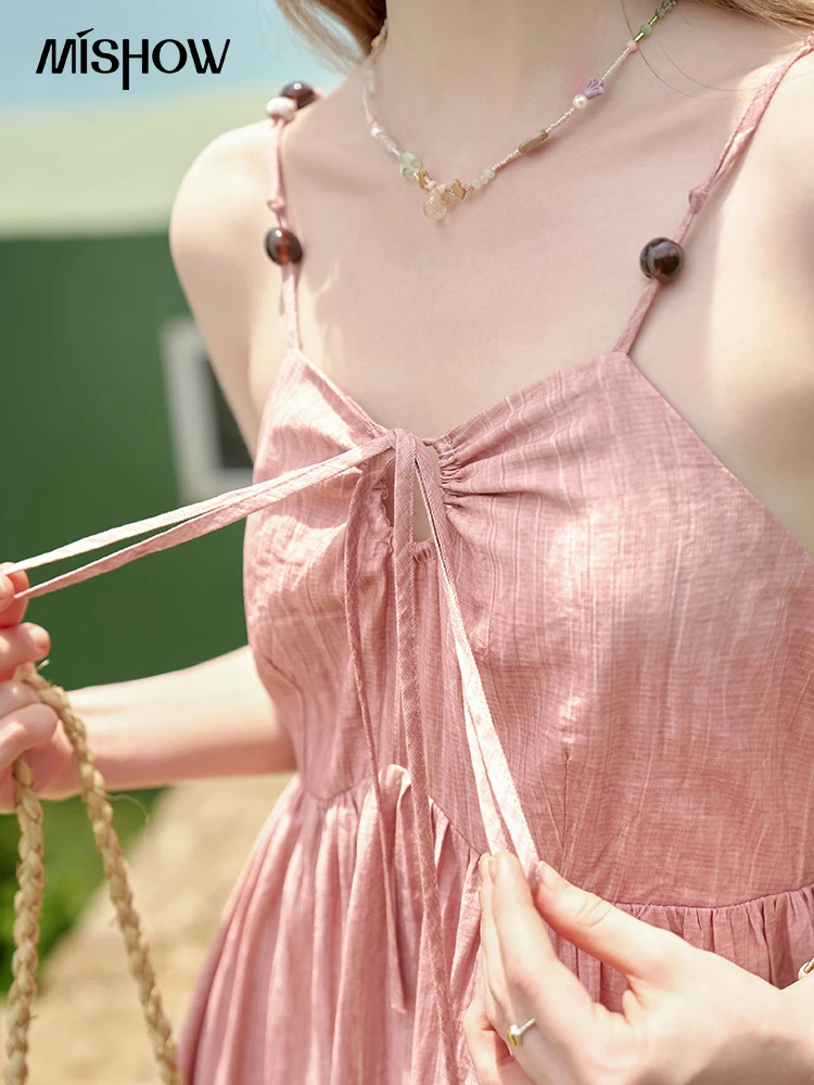 MISHOW Vacation Halo Dyed Розовое платье-бретелька 2024 летние плиссированные текстурные