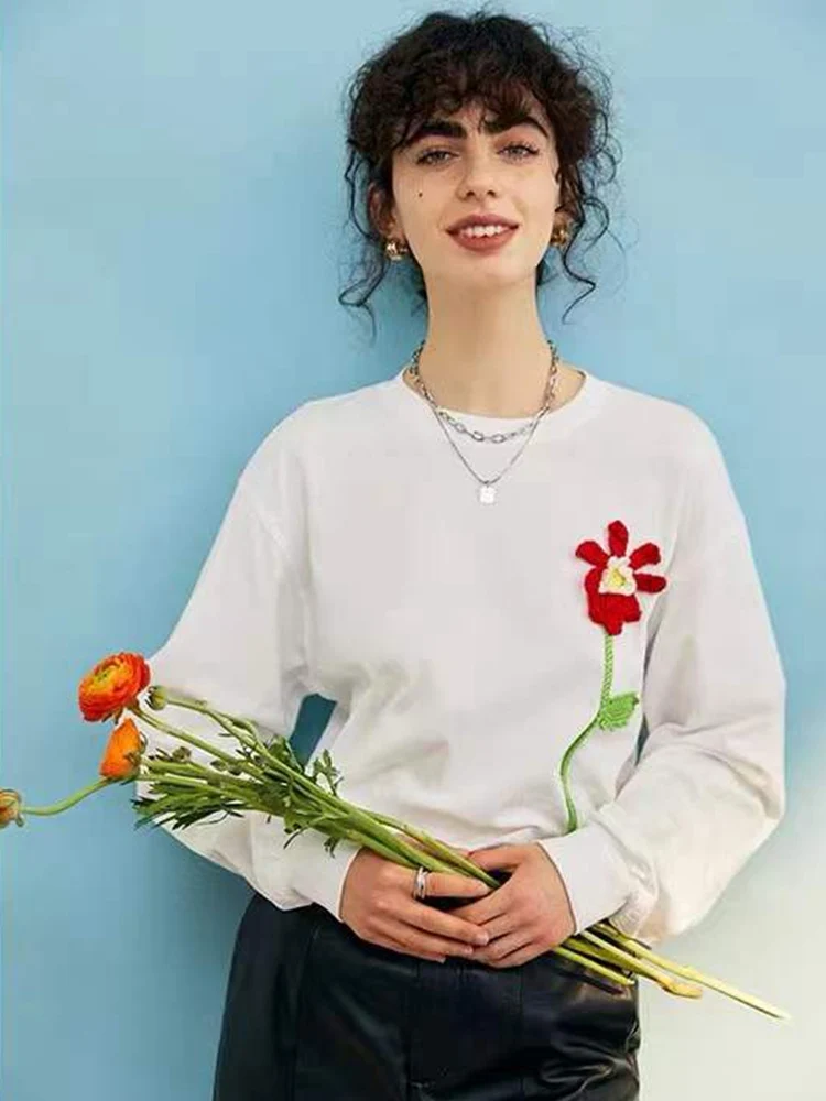 

2022 Early Spring New Three-dimensional Hand-crocheted Flowers Casual Round Neck Cotton Long-sleeved Pullover Sweatshirt Women