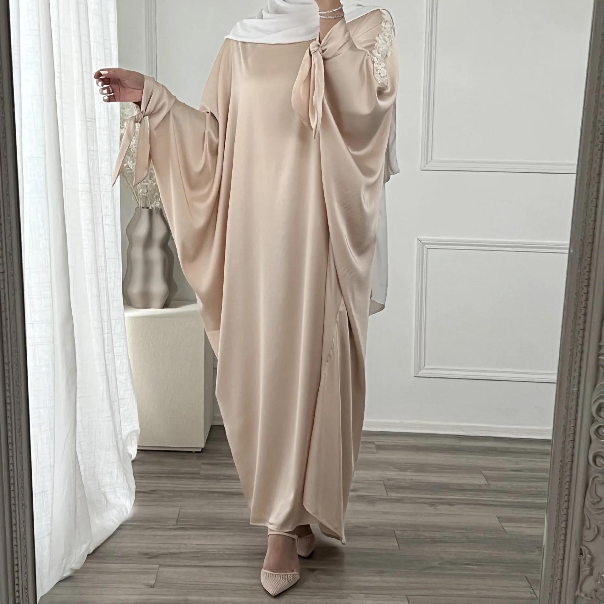 

Ramadan Eid Mubarak Abaya Silk Satin Dress Pleated Muslim Arabic Hijab Long Kaftans Women Robe Djellaba FemmeLongue Islam Prayer