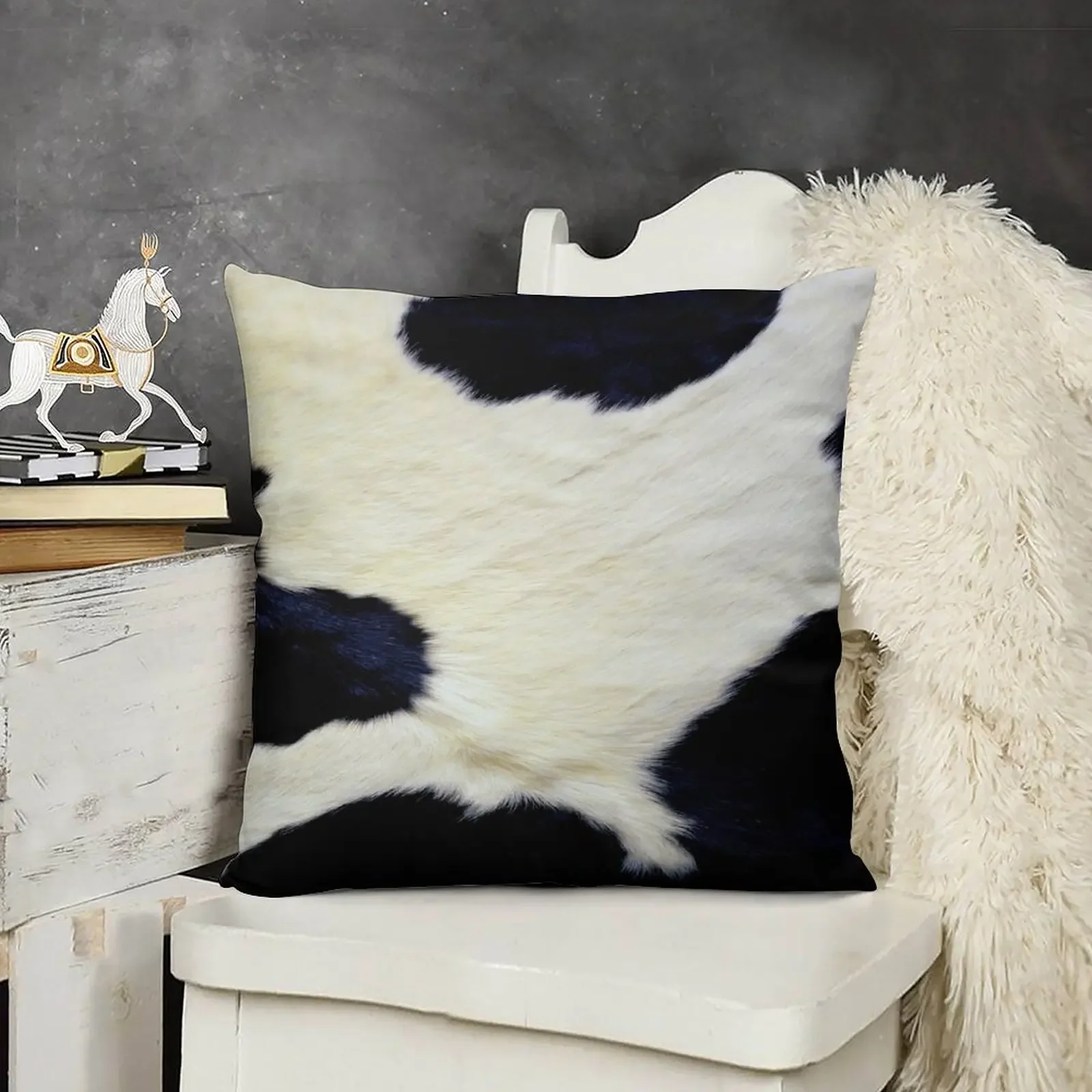 Черно-белый узор коровы (топированный образ меха ТОЛЬКО) Декоративная подушка