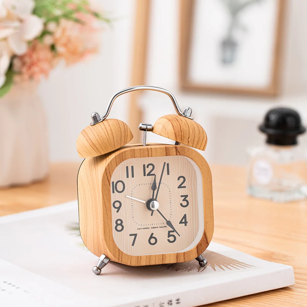 

Креативные мини-часы-будильник с зернистой структурой древесины, Цифровые кварцевые часы, декоративные аксессуары, настольные часы для ком...