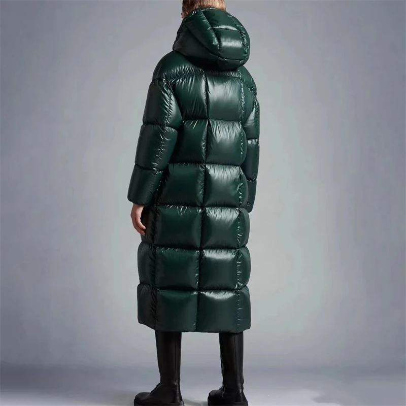 Рисунок 4 - Женский пуховик средней длины с воротником-стойкой