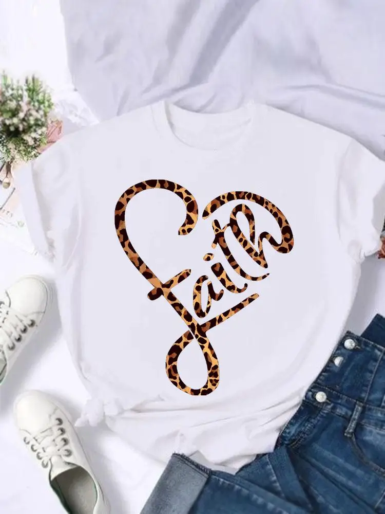 

Футболка женская с коротким рукавом и принтом, Модный повседневный милый топ с леопардовым принтом и надписью, мультяшный графический Рису...