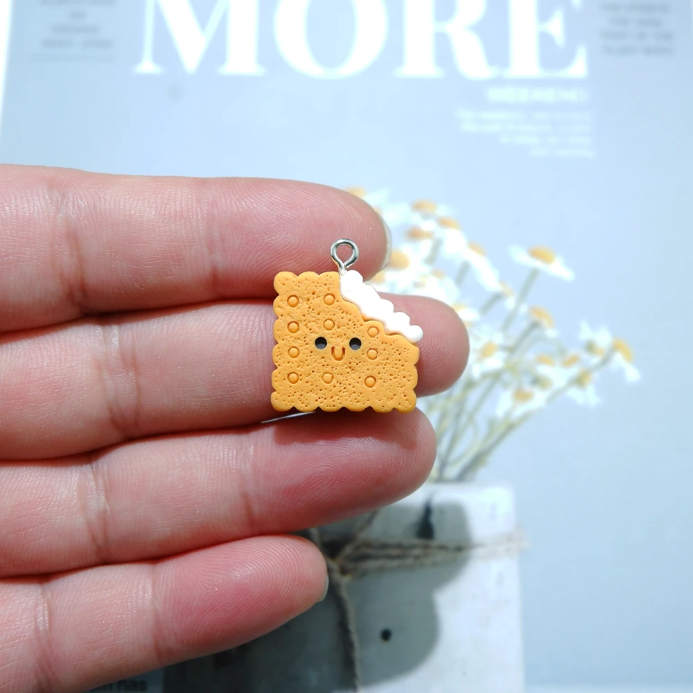 Оптовая продажа подвесок бисквит хот-дог для изготовления ювелирных изделий