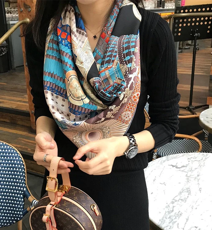 Дизайнерский шарф из шелка тутового шелкопряда японский 90 см с загнутыми краями