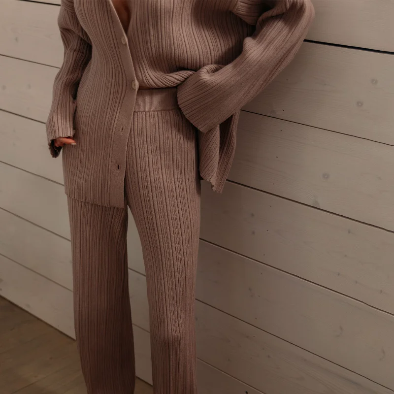 Однотонный вязаный комплект из 2 предметов с воротником-поло брюки длинным