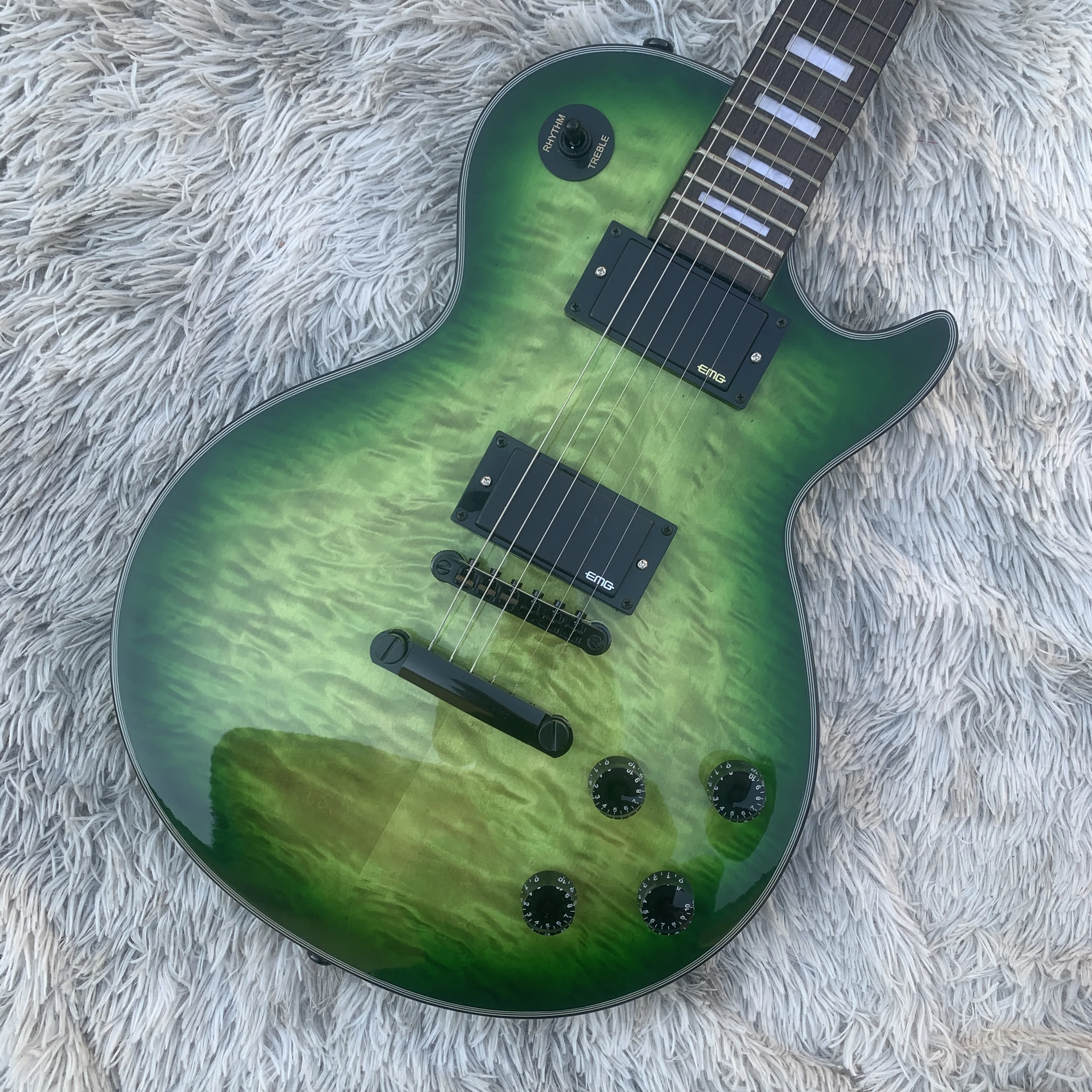 Электрогитара LP черная фурнитура 2 звукоснимателя накладка из палисандра гитара