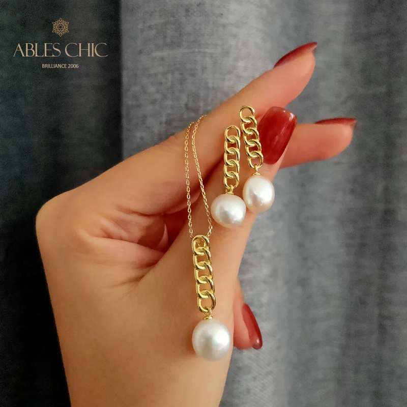 

18K Gold Tone Sterling Silver Natural Baroque Pearl in Chain Pendant Necklace and Earrings Set L1S2N31089