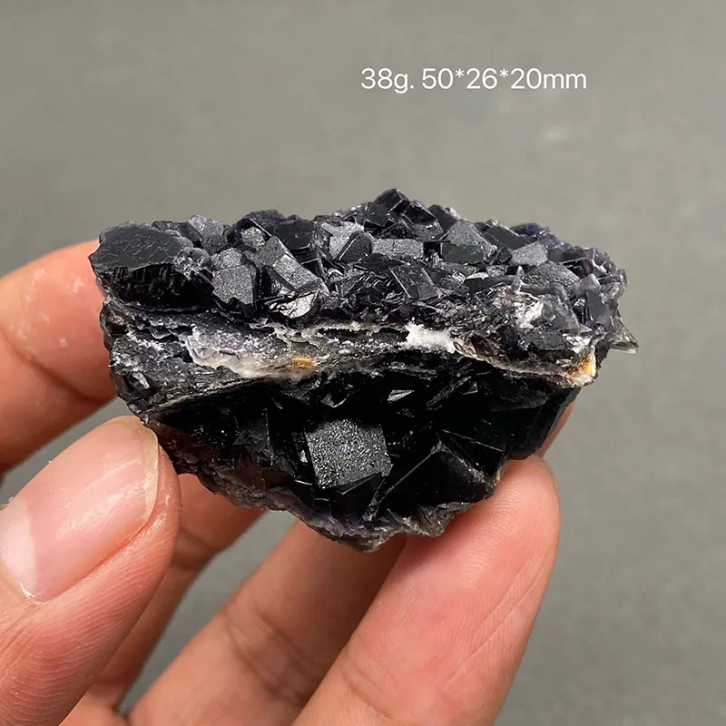 100% натуральный пакистанский черный флюорит (флуоресцентный красный) минеральный