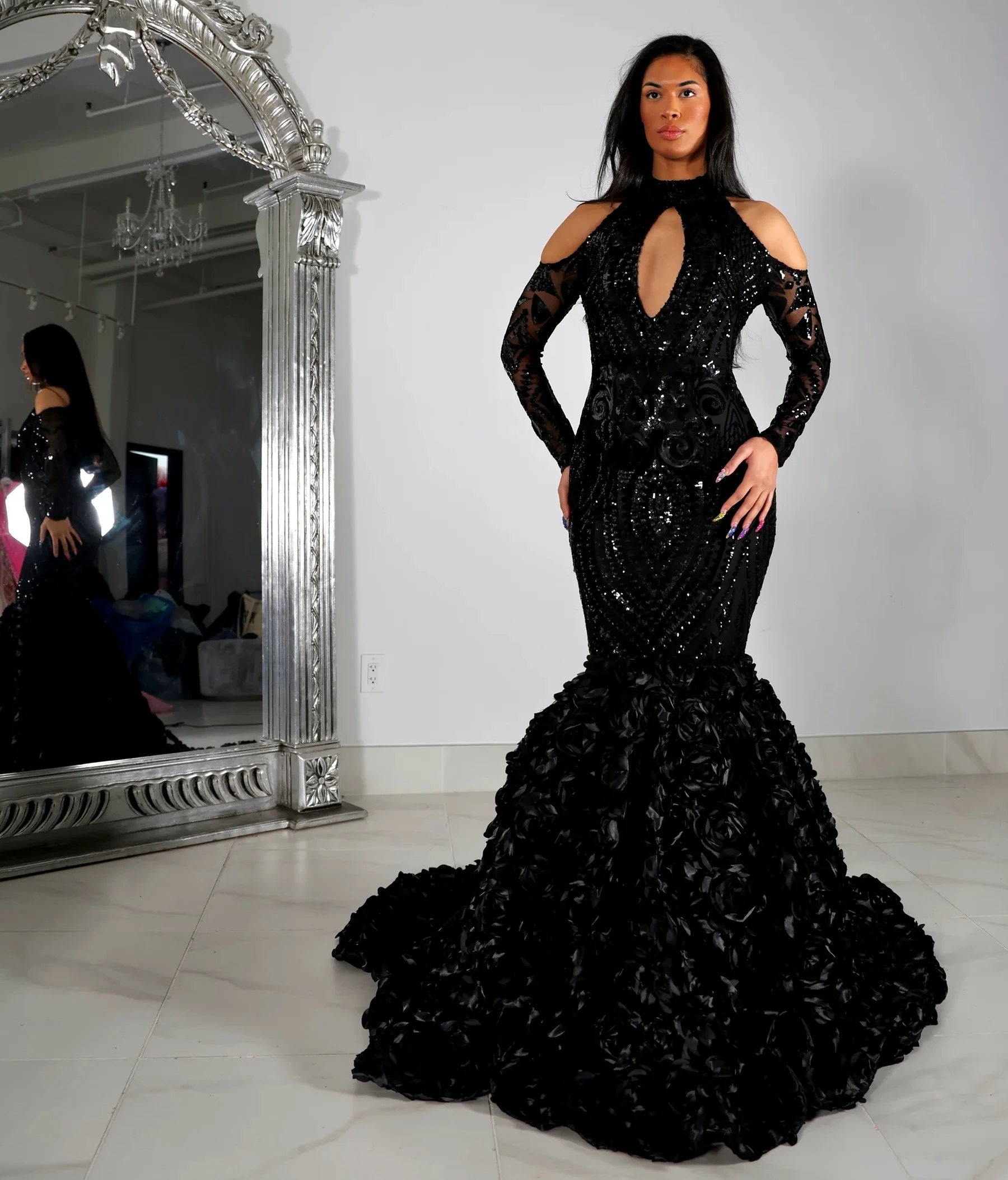 

Black Long Sleeves Long Black Girls Prom Dresses Mermaid Style Lace Floral Prom Party Gowns