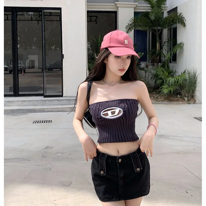 

Женская одежда, сексуальный трикотажный топ с нагрудной оборкой, популярный топ для девушек, универсальный дизайнерский топ с металлическим логотипом темно-синего цвета