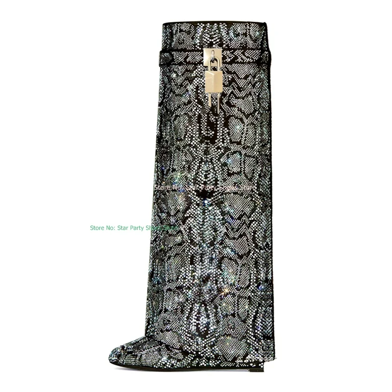 Модные женские сапоги до колена на танкетке со стразами украшенные высокие с