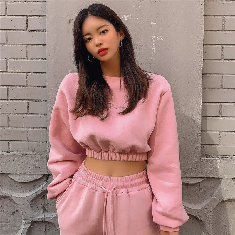 

Женский с логотипом, новинка 2023, СВОБОДНЫЙ Модный повседневный спортивный комплект из двух частей для йоги без капюшона с круглым вырезом для женщин