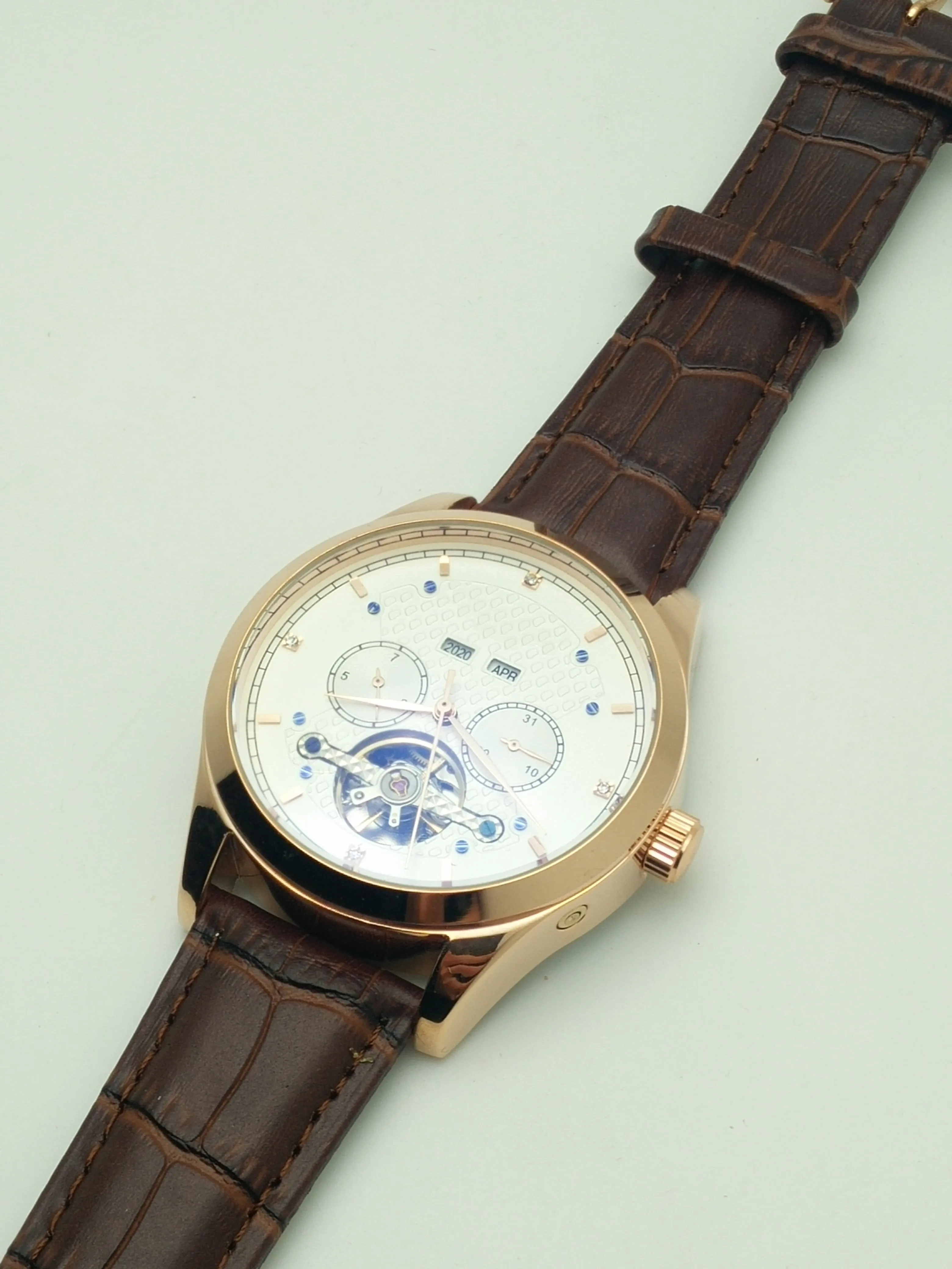 Лидер продаж мужские наручные часы с маховиком и вечным календарем низкой