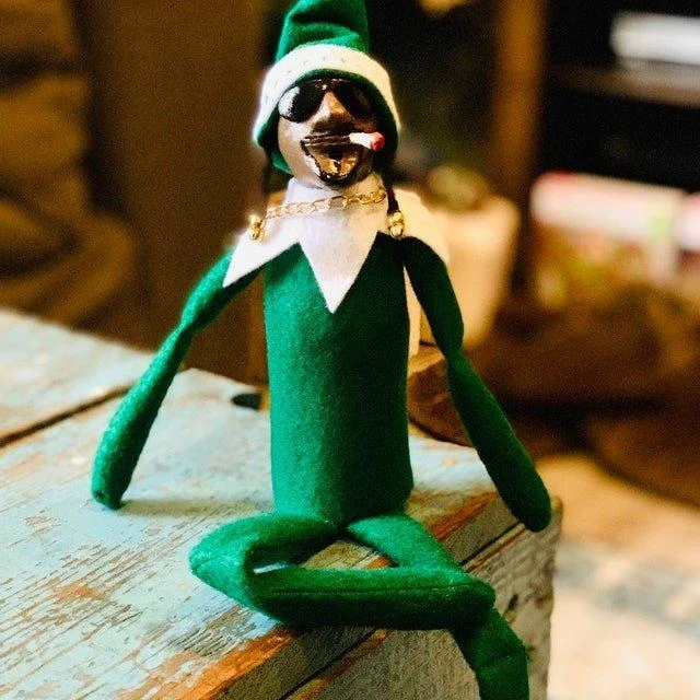 

Snoop on A Stoop Christmas Elf Doll Long Bendy Toy Funny Gifts For Friend Holiday Decoration New Year Gifts 2023
