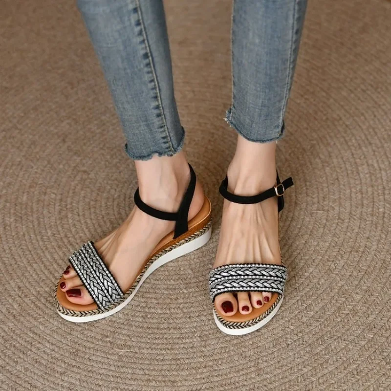 Сандалии женские легкие на танкетке модная повседневная Уличная пляжная обувь