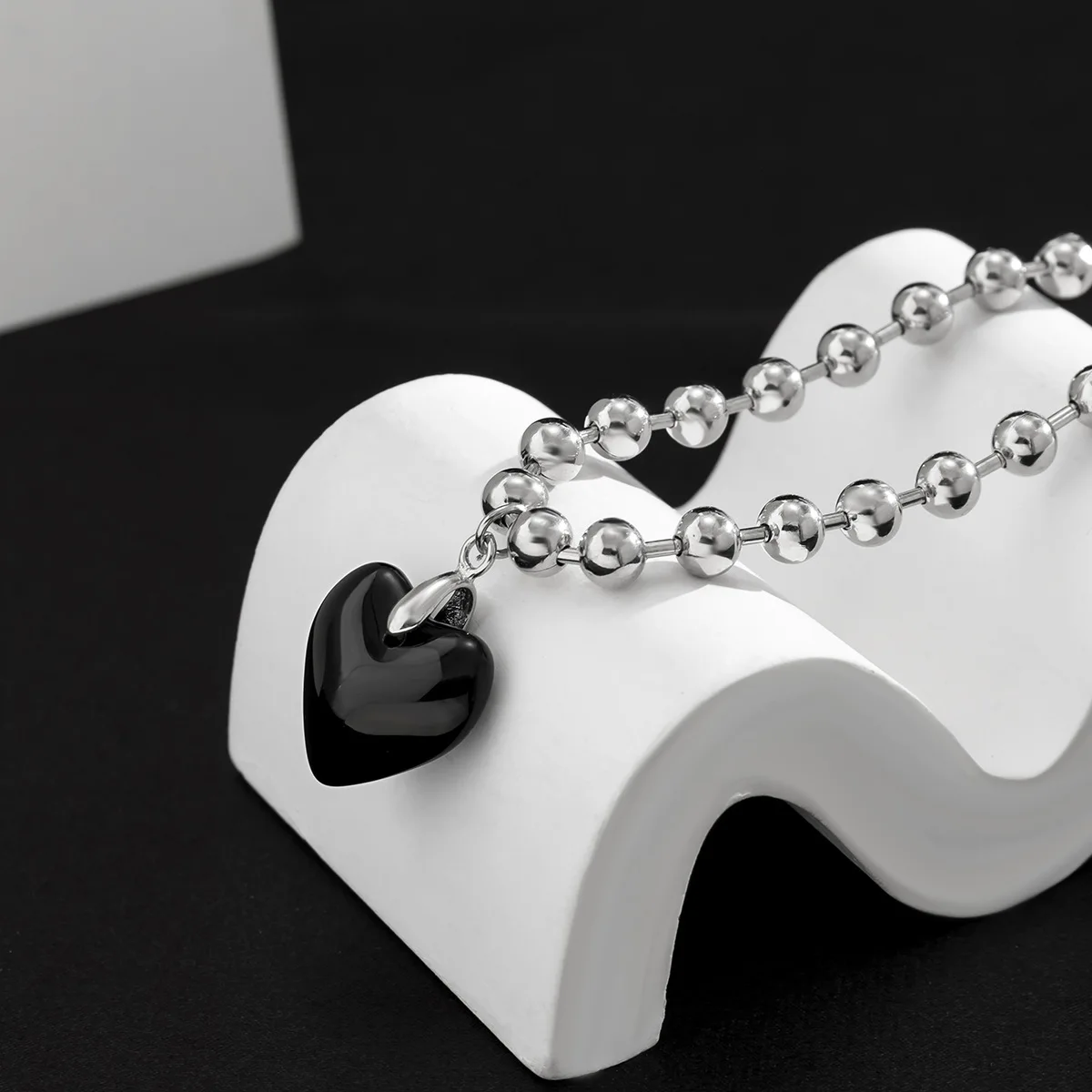 

Black Heart Necklace French Metal Love Clavicle Chain Korean Simple Female Short Pendanklace Female Short Pendant for Women