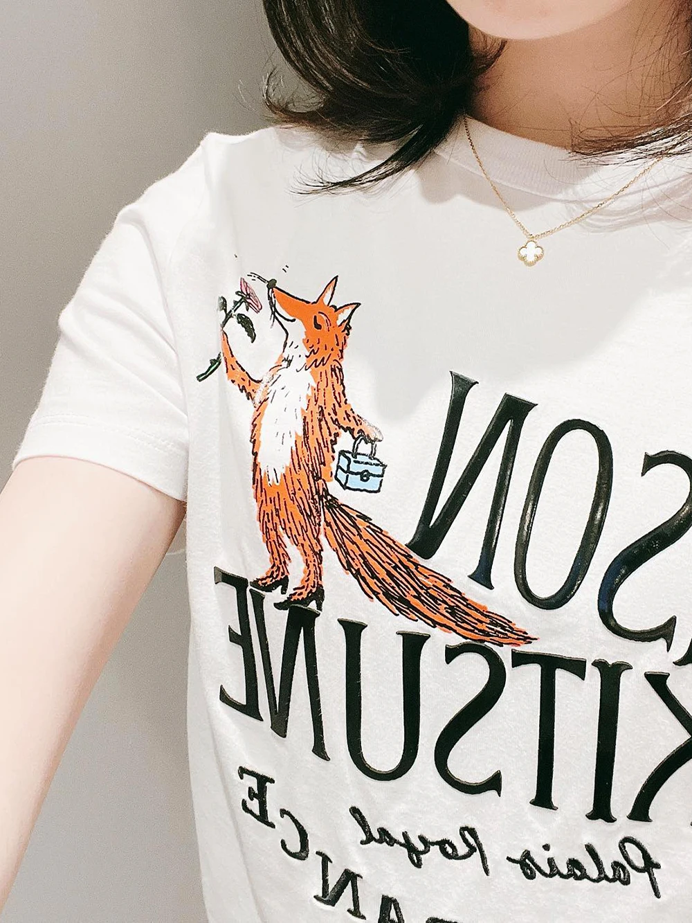 

Футболка Rowling женская с вышивкой и надписью «розовая лиса»