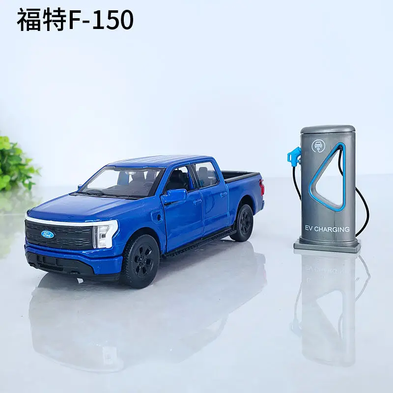 Фото Масштабная модель автомобиля Ford F150 Lightning Platinum 2022, 1:36, литая, металлическая, со звуком и светом, игрушка для детей №2