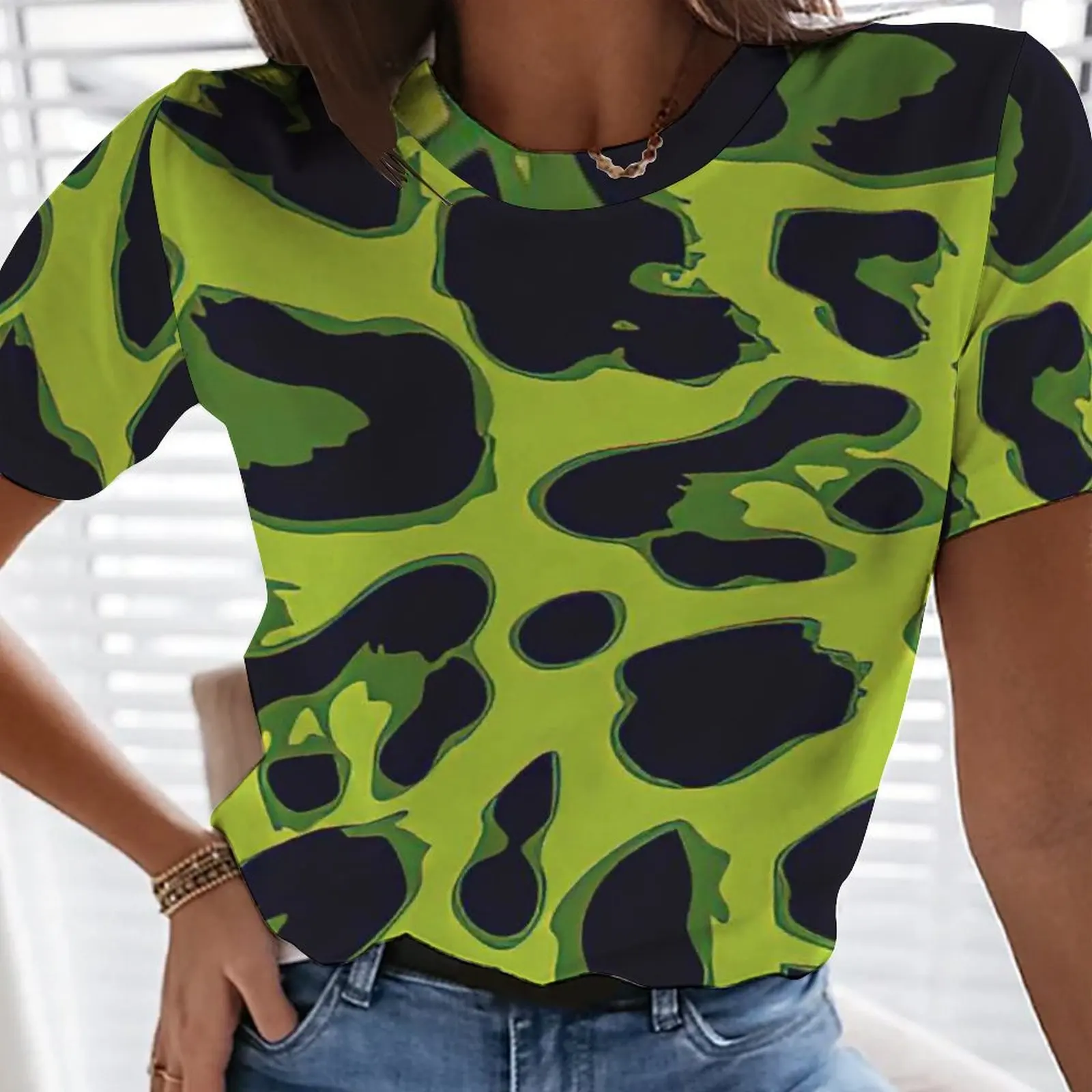 

Футболка женская с круглым вырезом и коротким рукавом