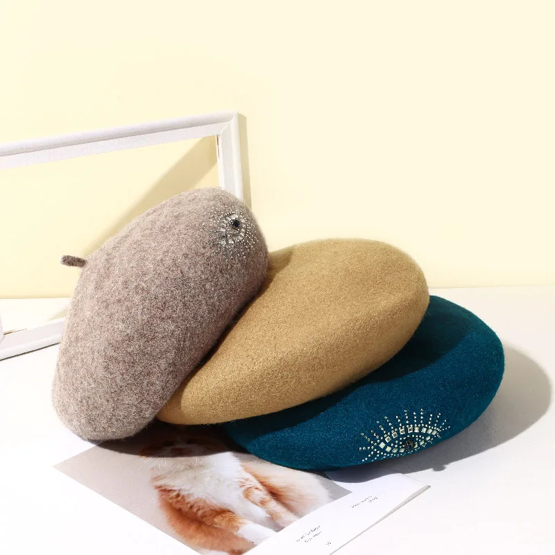 Берет зимняя женская шапка осень теплые глаза лыжный аксессуар для спорта на