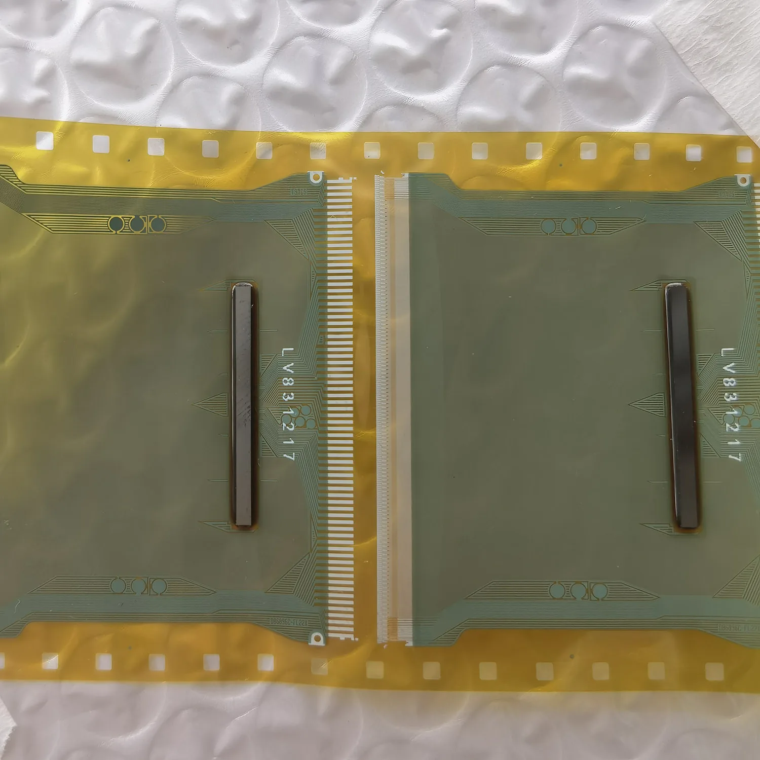 

DB6896C-FL22X New TAB COF IC Module 5 PCS/lot