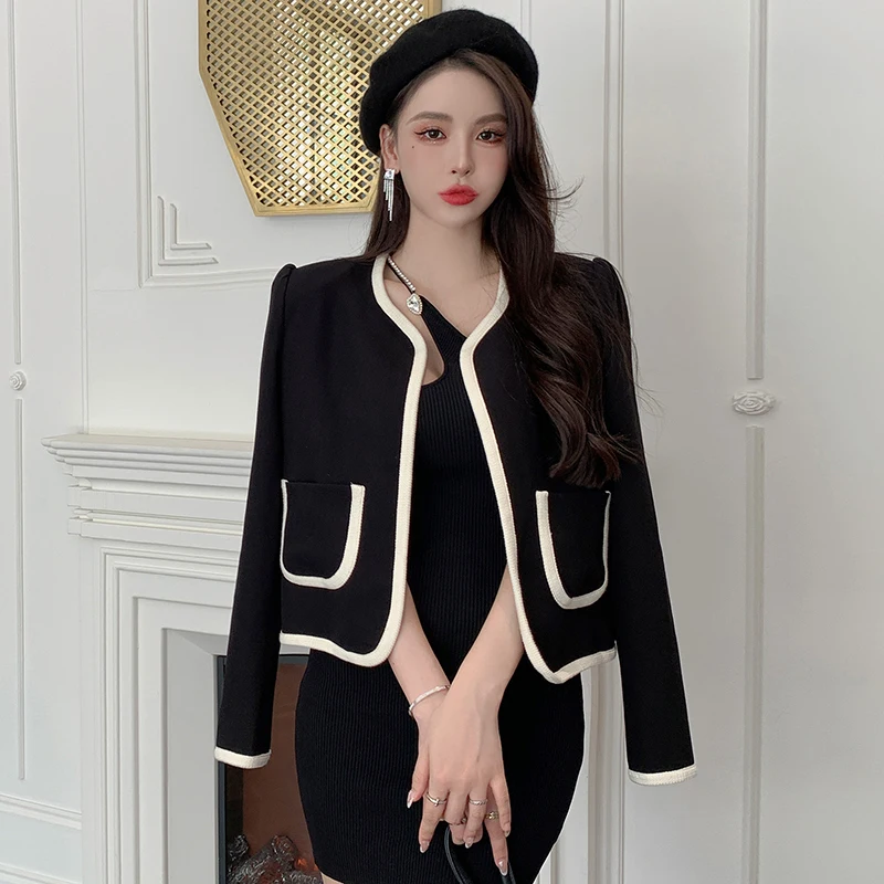 

2022 New Autumn Small Fragrant Slim Short Coat High Quality Fashion Women Black White Hit Color O Neck Cardigan Outerwear Ladies