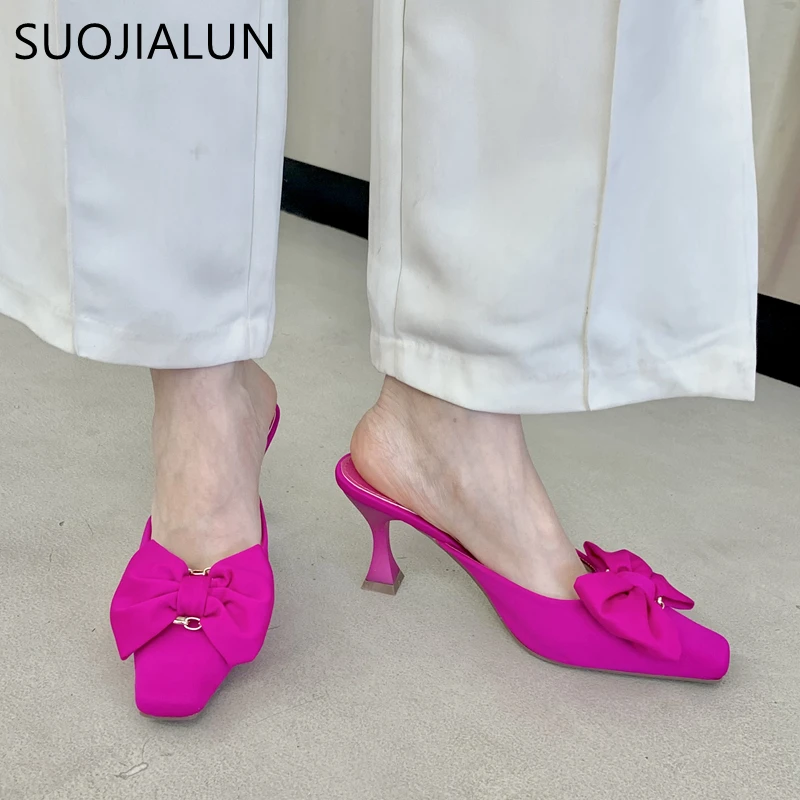 

SUOJIALUN, новинка весны 2023, женские тапочки на тонком высоком каблуке, модные женские элегантные мюли без застежки с бантом, сандалии с квадратн...