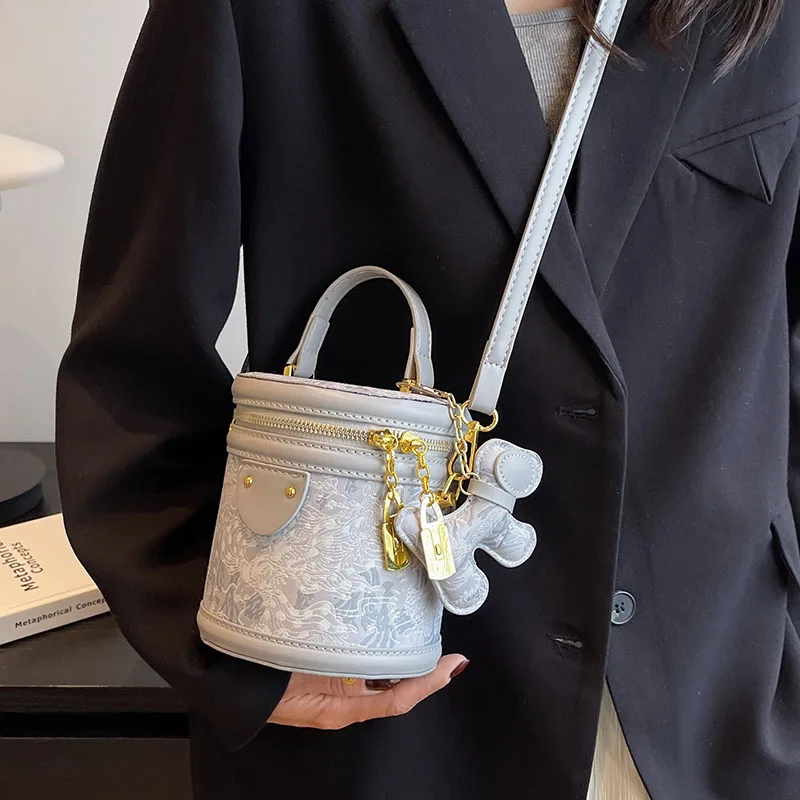 Портативная маленькая сумка с героями мультфильмов женская летняя