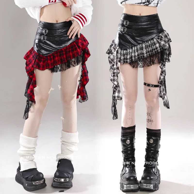 Фото Необычная короткая юбка из искусственной кожи в стиле ретро для женщин Harajuku в готическом стиле Y2K с кружевным подолом, мини-юбка с рюшами, осенняя уличная юбка №1