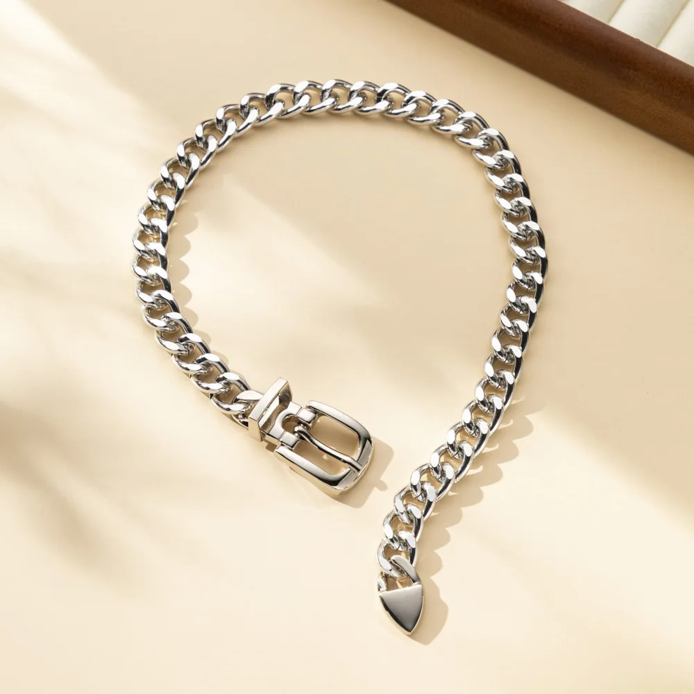 Женское ожерелье с подвеской в виде цепочки