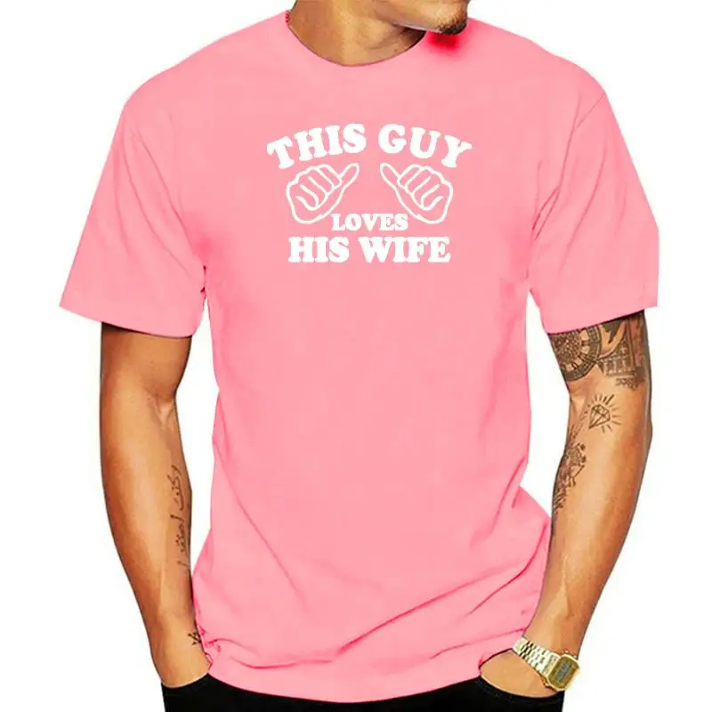

Этот парень любит свою жену футболка подарок для мужа от жены смешной Графический модный унисекс новый хлопок