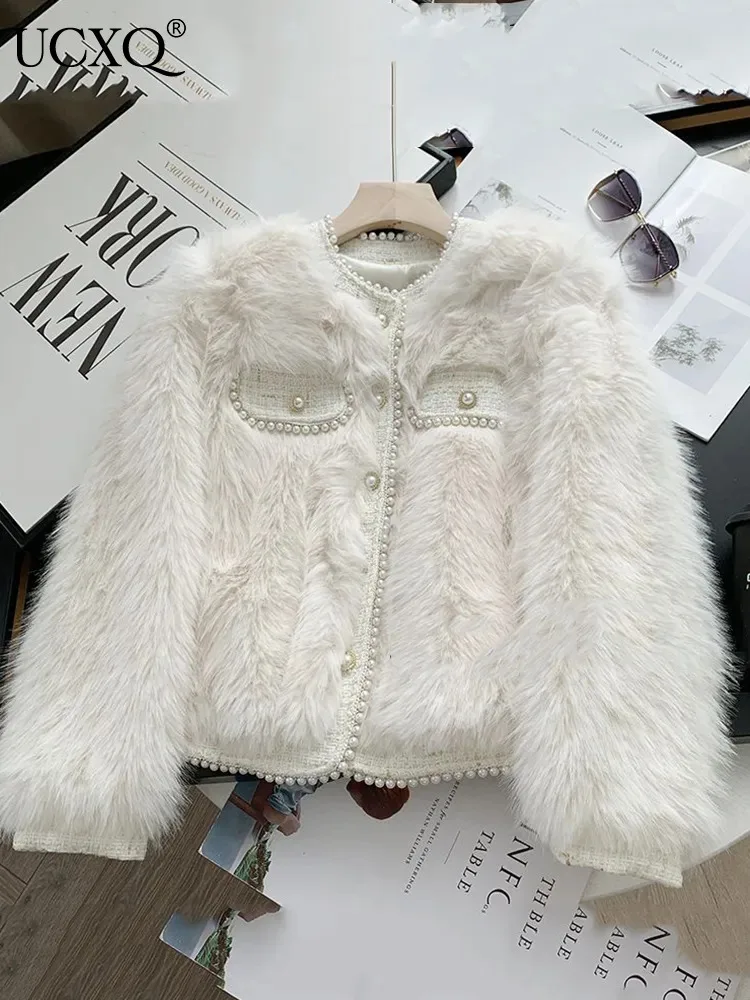 

UCXQ Winter Faux Fox Fur White Coat Women Outwears Thick Warmth Long Sleeve Pearl Buckle Jacket 2023 Autumn New Clothes 23A5162