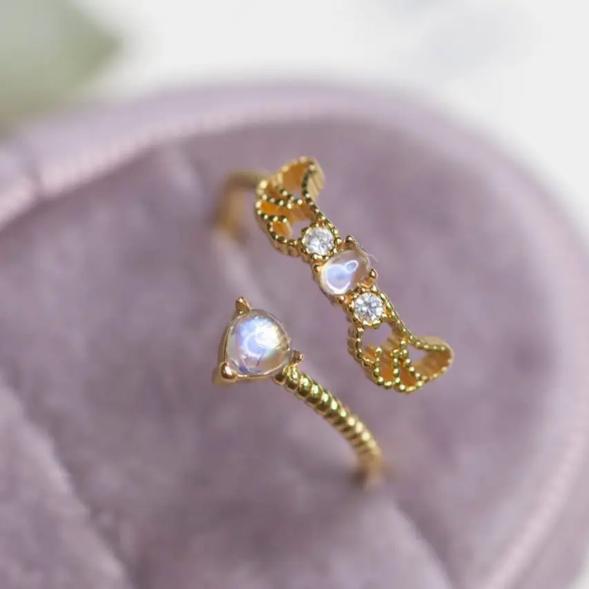 

Новое регулируемое кольцо с крыльями ангела и лунным камнем