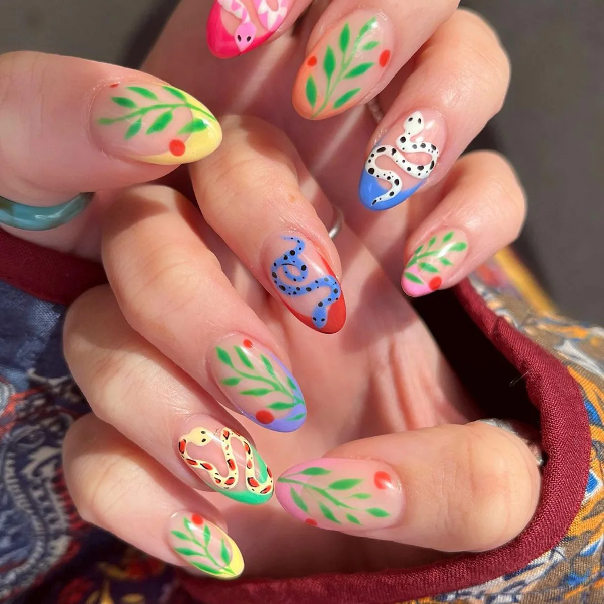 

3D fake nails set accessories colorful snake flora short french almond tips faux ongles press on acrylic false nail supplies