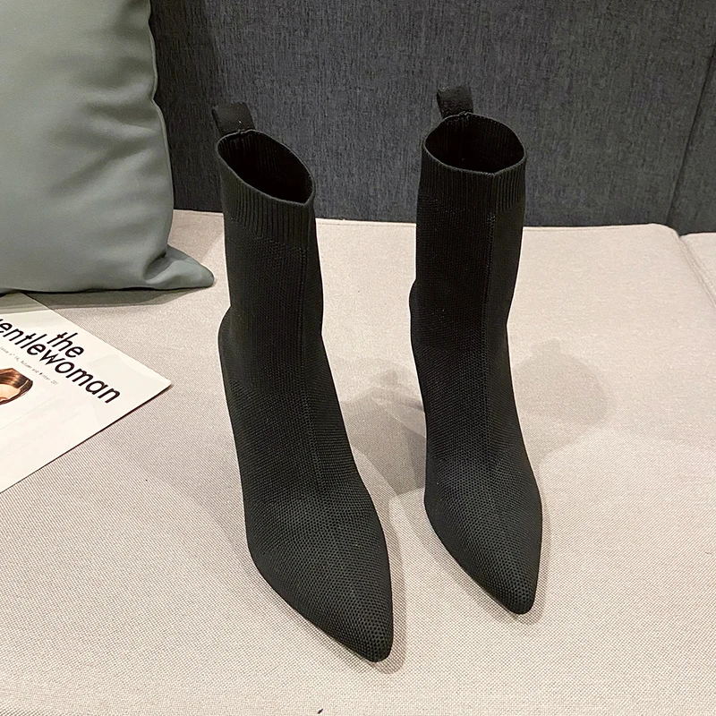 Ladies Fashion 2023 Autumn and Winter Pointed Toe Flying Woven Hot Drill Sexy Fashion Retro Bare Boots Sleeve Winter Short Boots