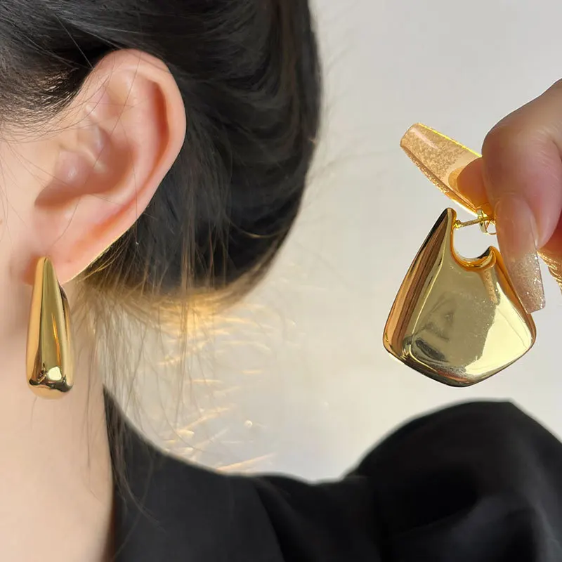 Женские винтажные серьги-гвоздики