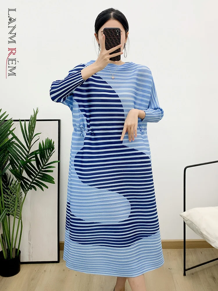 

LANMREM Contrast Color Striped Pleated Dress Drawstring Waist Loose Pullover Dresses For Women 2023 New Spring Clothing 2Q1150